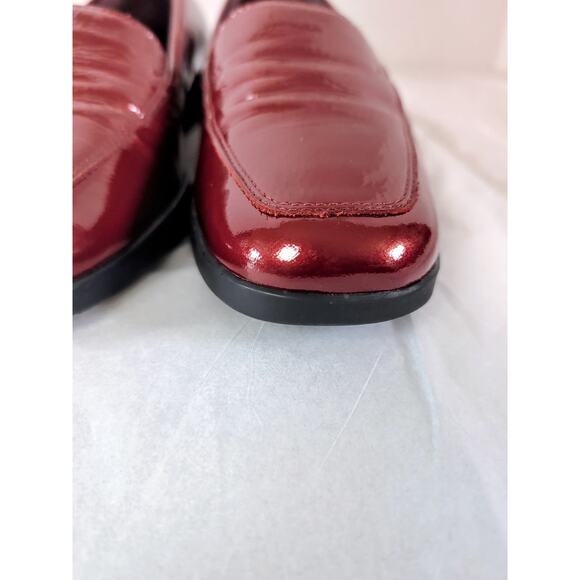 Candied Apple Red Patent Leather Loafers. Statement Shoes. Size 9.5 Worthington - Picture 5 of 12